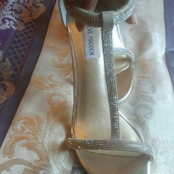 Heels - Picture 4 of 4